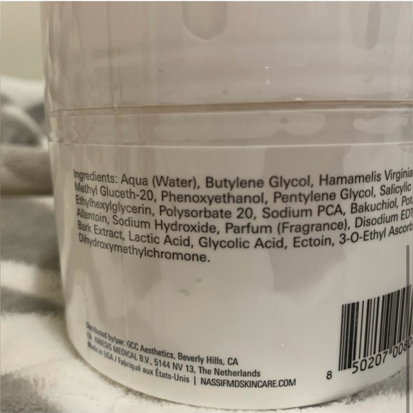 Nassif MD Dermaceuticals Detox Pads - Picture 3 of 4